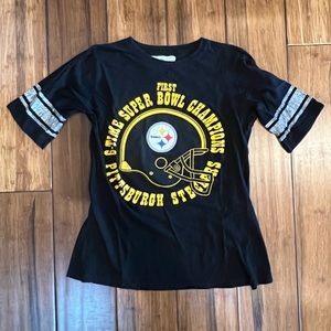 Pittsburg Steelers Woman’s T Shirt Size Medium